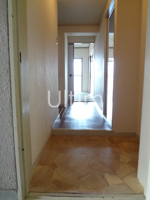 玄関　別部屋のお写真です。ご参考までに！