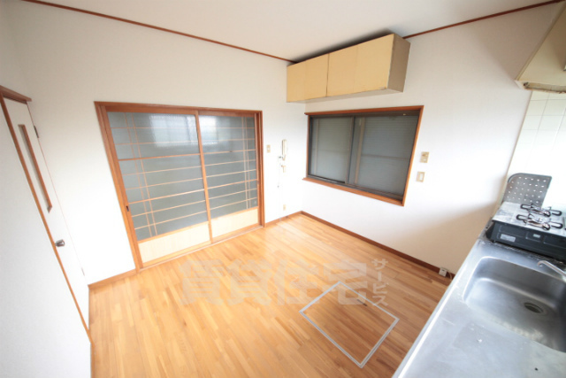 南永井町戸建の居間写真