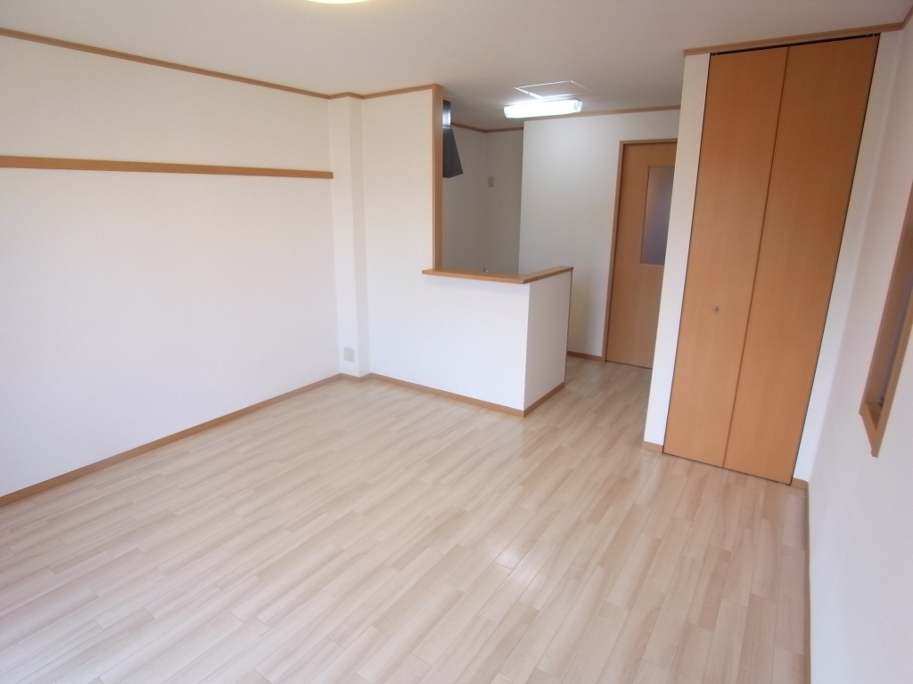 コンフォート小山C棟の居間写真