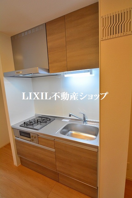 キッチン　２口グリル付のシステムキッチンです。