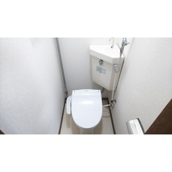【札幌市手稲区富丘二条のアパートのトイレ】