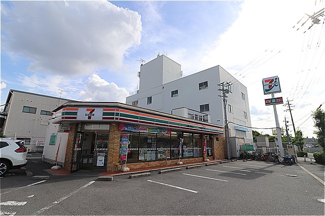 コンビニ　セブンイレブン東大阪加納3丁目店（コンビニ）まで571m