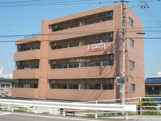 松山市築山町のマンションの建物外観