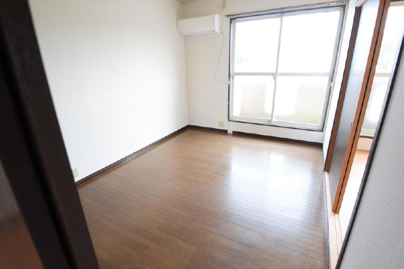 居室・リビング　洋室（キッチン続き）　6帖