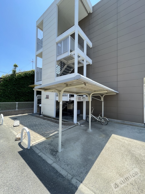 エントランス　ここに住む幸せ。明るいエントランス。