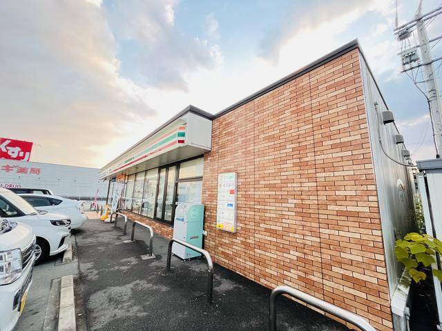 コンビニ　セブンイレブン津市藤方北店（コンビニ）まで1113m