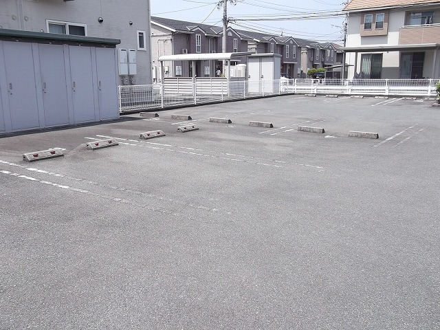 【鳥取市国府町宮下のアパートの駐車場】