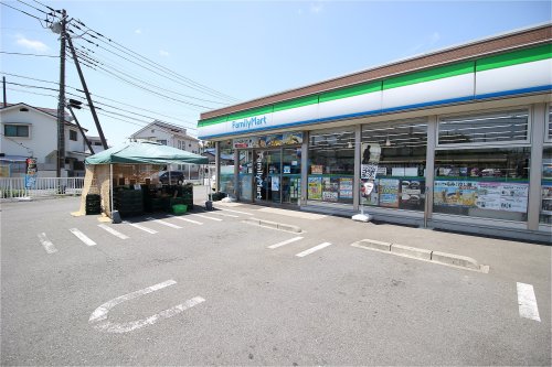 【川崎市宮前区野川台のマンションのコンビニ】