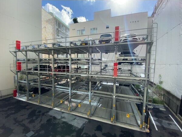 【名古屋市中村区名駅南のマンションの駐車場】