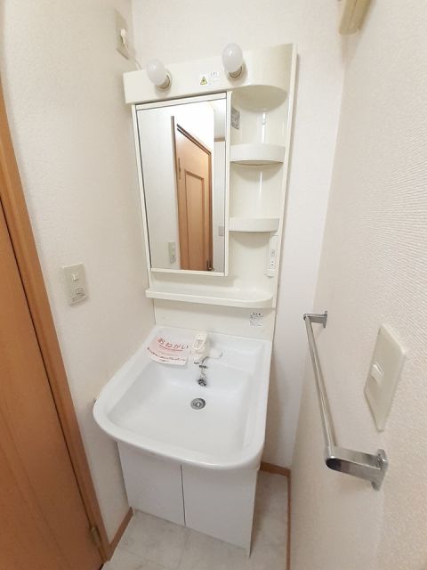 【フォレスト金の原IIの洗面設備】