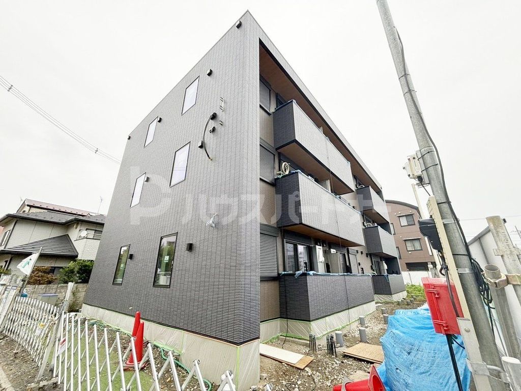 【足立区島根のマンションの建物外観】