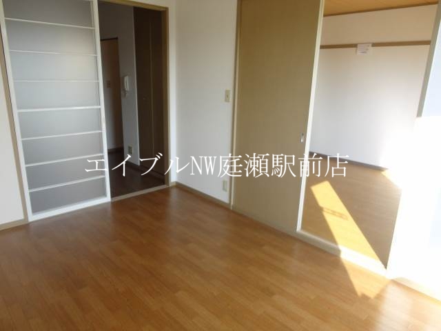 居室・リビング　明るい室内