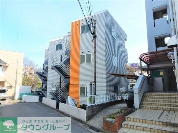 横浜市港南区日野のマンションの建物外観