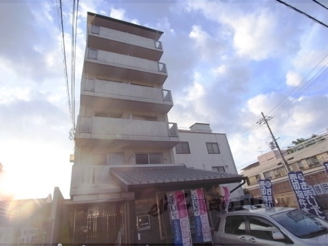 クローネ表町の建物外観