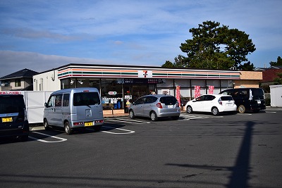 【平塚市寺田縄のアパートのコンビニ】