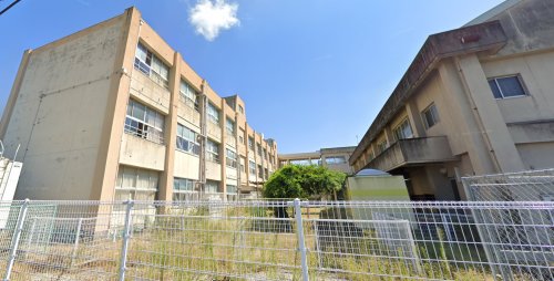 【ルミエール岩橋 B棟の小学校】