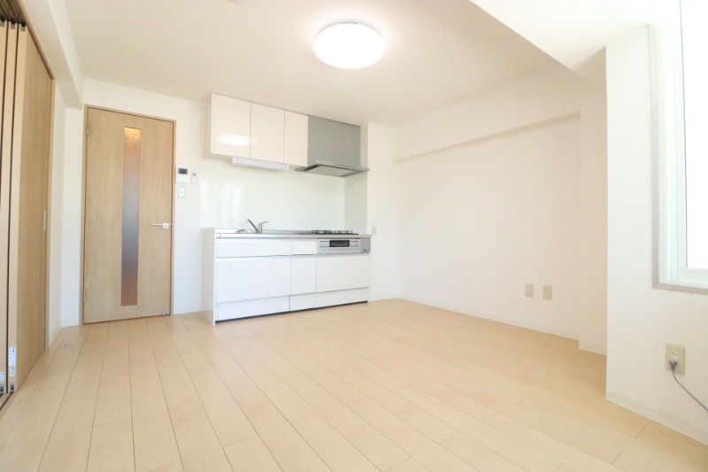 居室・リビング　フルリフォーム済みの内装♪