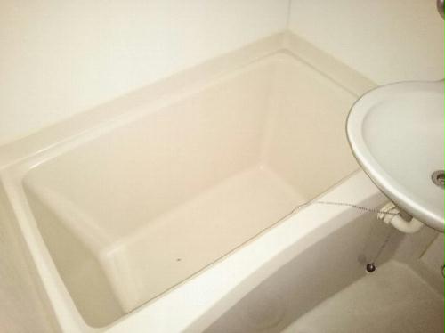 バス・シャワールーム　バス・トイレ別です。同タイプの写真です。