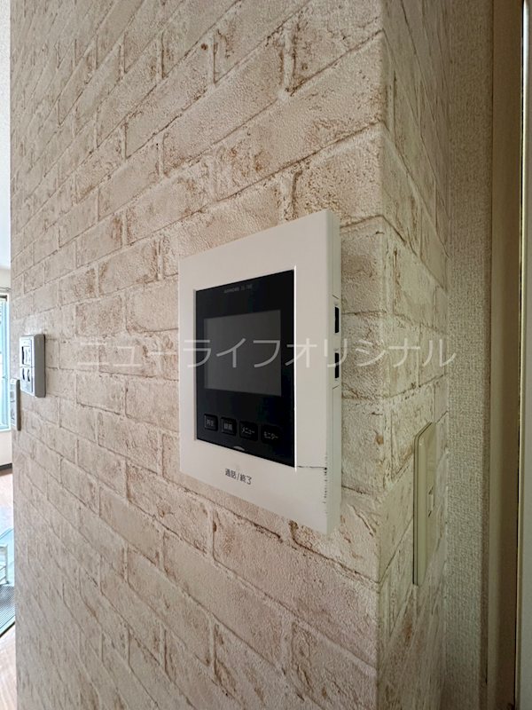 セキュリティ　突然の来客にも安心なモニター付インターホン