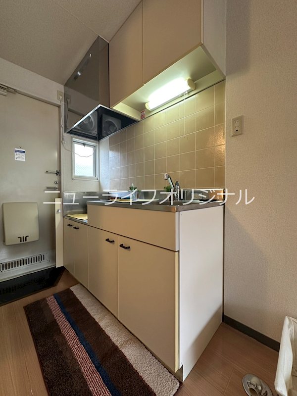 キッチン　コンロは設置幅・ガスの種別を確認の上、ご用意下さい。