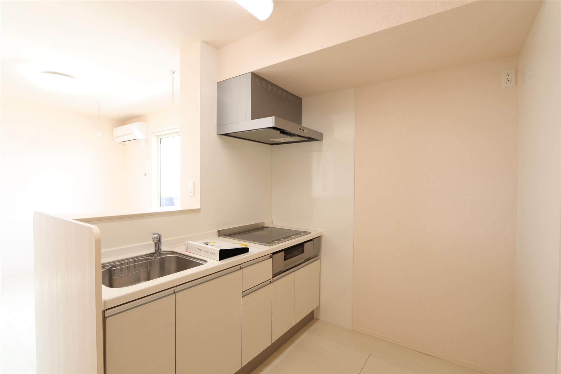 キッチン　写真は反転タイプです