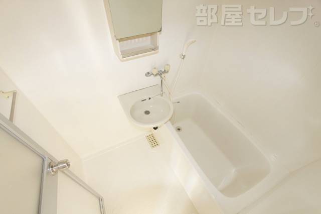 バス・シャワールーム　※３０１号室撮影