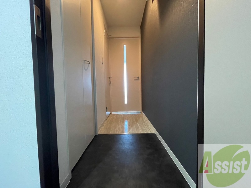 玄関　玄関の様子です。明るい印象ですね。気分もあがりそう。