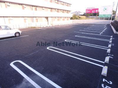 駐車場　駐車場