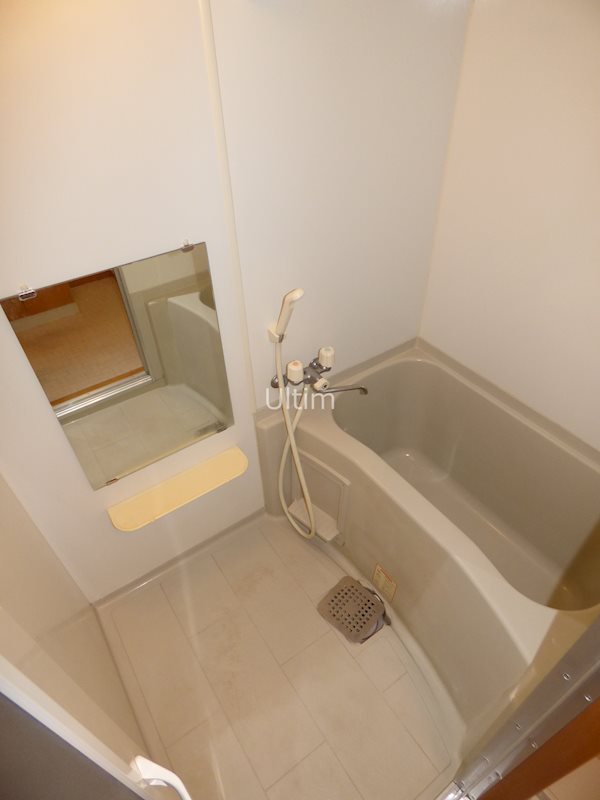 バス・シャワールーム　別部屋のお写真です。ご参考までに！