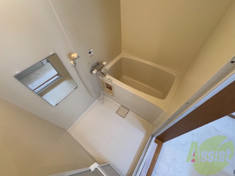 バス・シャワールーム　お風呂です。ゆっくりお風呂につかるのも体に良いですね