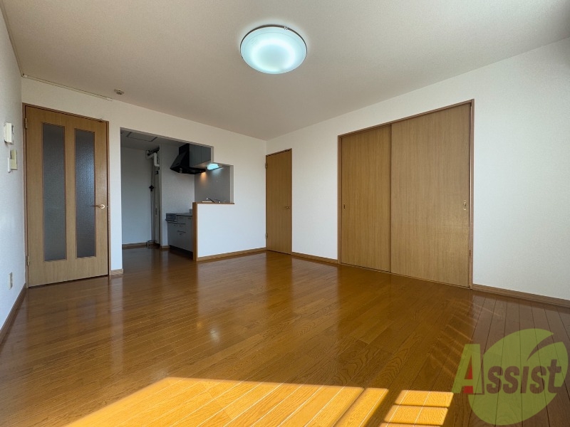 居室・リビング　広々としたリビングですね。使い勝手がよさそうですね！