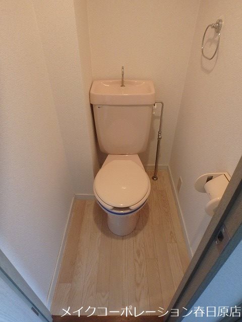 トイレ　写真は同型タイプ