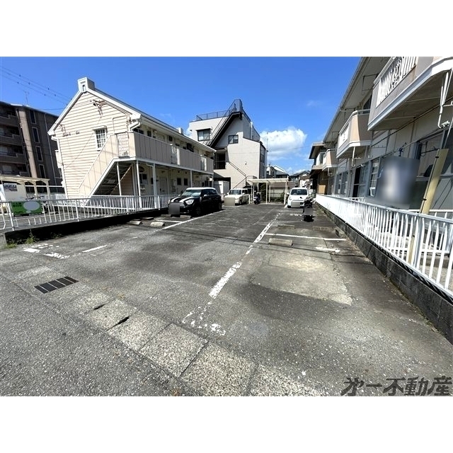 駐車場　駐車場