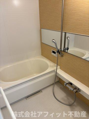 バス・シャワールーム　追い焚き機能付き