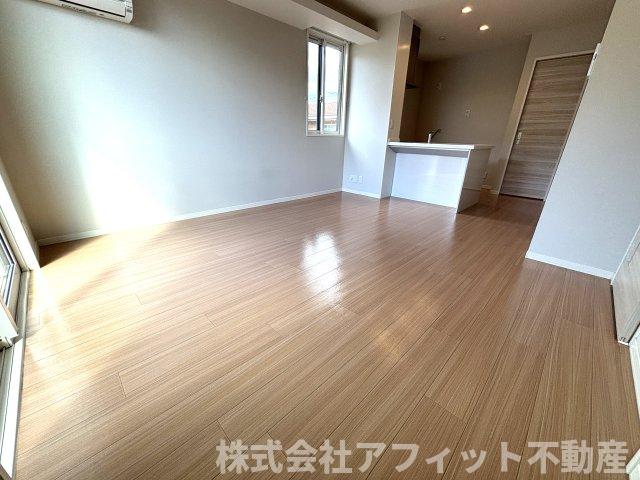 居室・リビング　LDK12.8帖