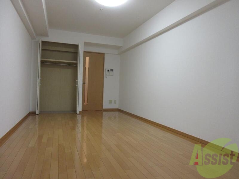 居室・リビング　広めの居室です