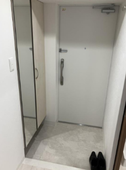 玄関　※別号室参考写真※