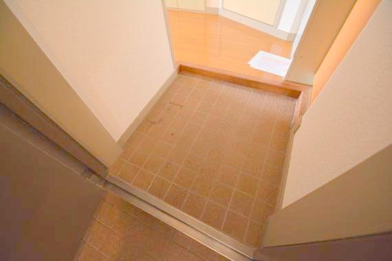 玄関　落ち着いたおしゃれな玄関です。