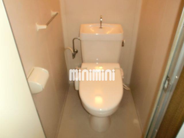 トイレ　清潔な洗浄機能付きトイレです。