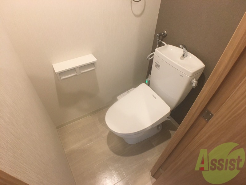 トイレ　ウォシュレット機能がついたトイレ。安心して使用できますね。