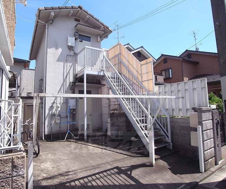 建物外観　総戸数２戸のハイツです。