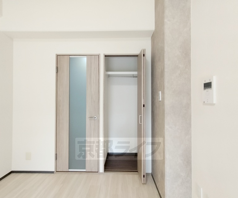 玄関　広々とした玄関です。