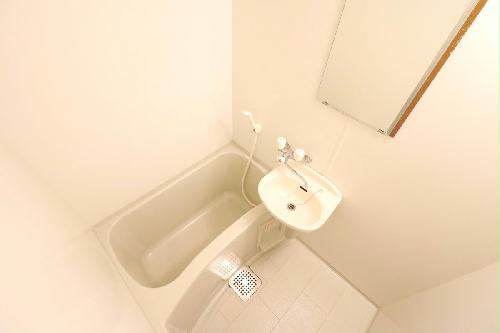 バス・シャワールーム　浴室乾燥機で雨や雪の日でもらくらくお洗濯！