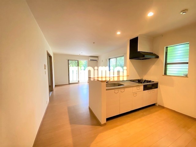 居室・リビング　別号室の写真