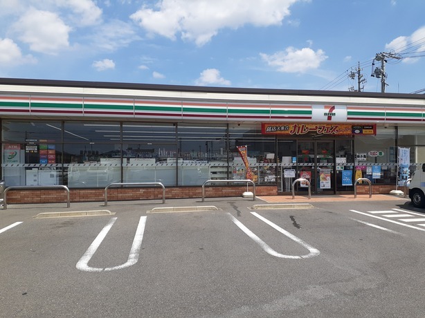 コンビニ　セブンイレブン 岐阜東うずら店（コンビニ）まで341m