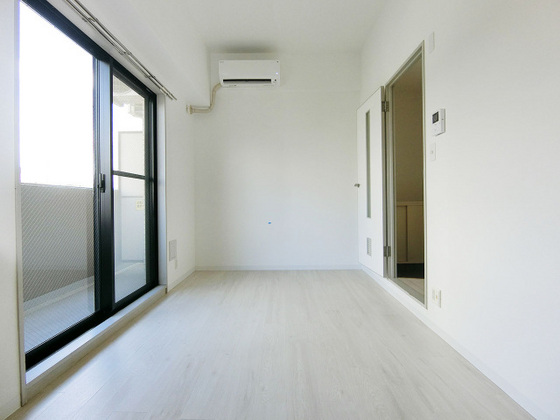 居室・リビング　※別部屋の写真です