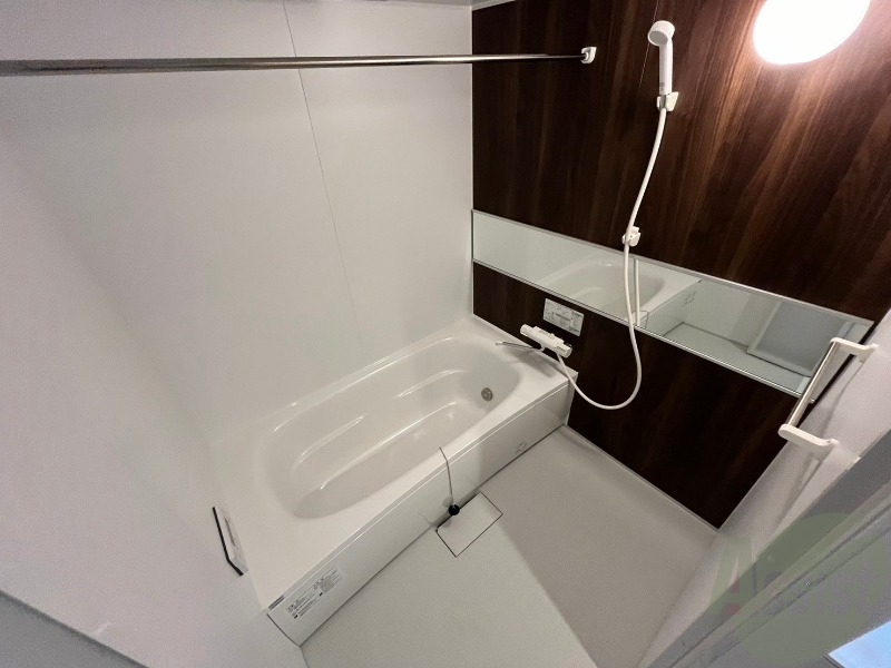 バス・シャワールーム　お風呂になります。一日の疲れを癒してくださいね。