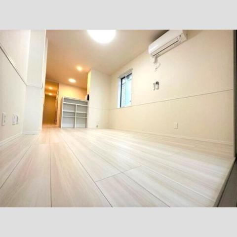 居室・リビング　室内