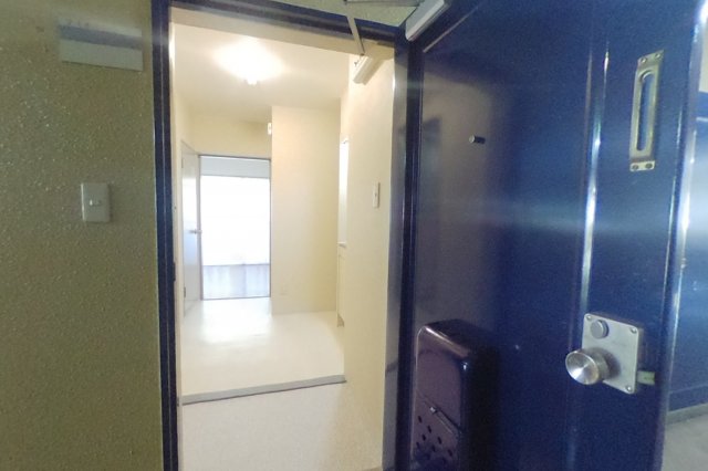 玄関　同タイプ間取り別室の写真です。（216）