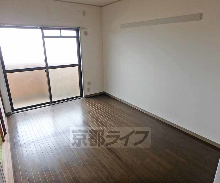 居室・リビング　ベランダに面したお部屋です